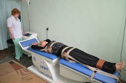 Spinal traction in thoracic osteochondrosis